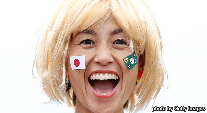 フェイスペイントに両国の国旗を施してやってきた女性ファン【日本vsアイルランド】