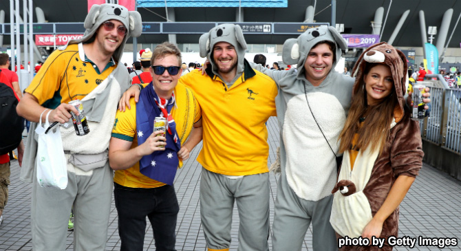オーストラリアらしいコアラの着ぐるみを身にまとうサポーター【オーストラリアvsウェールズ】